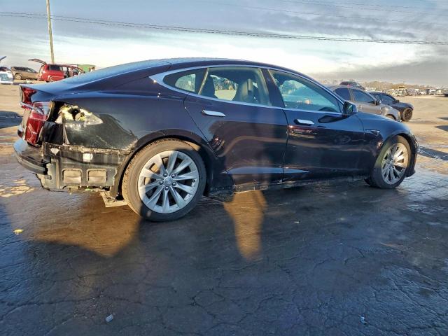 Tesla Model S Image 4
