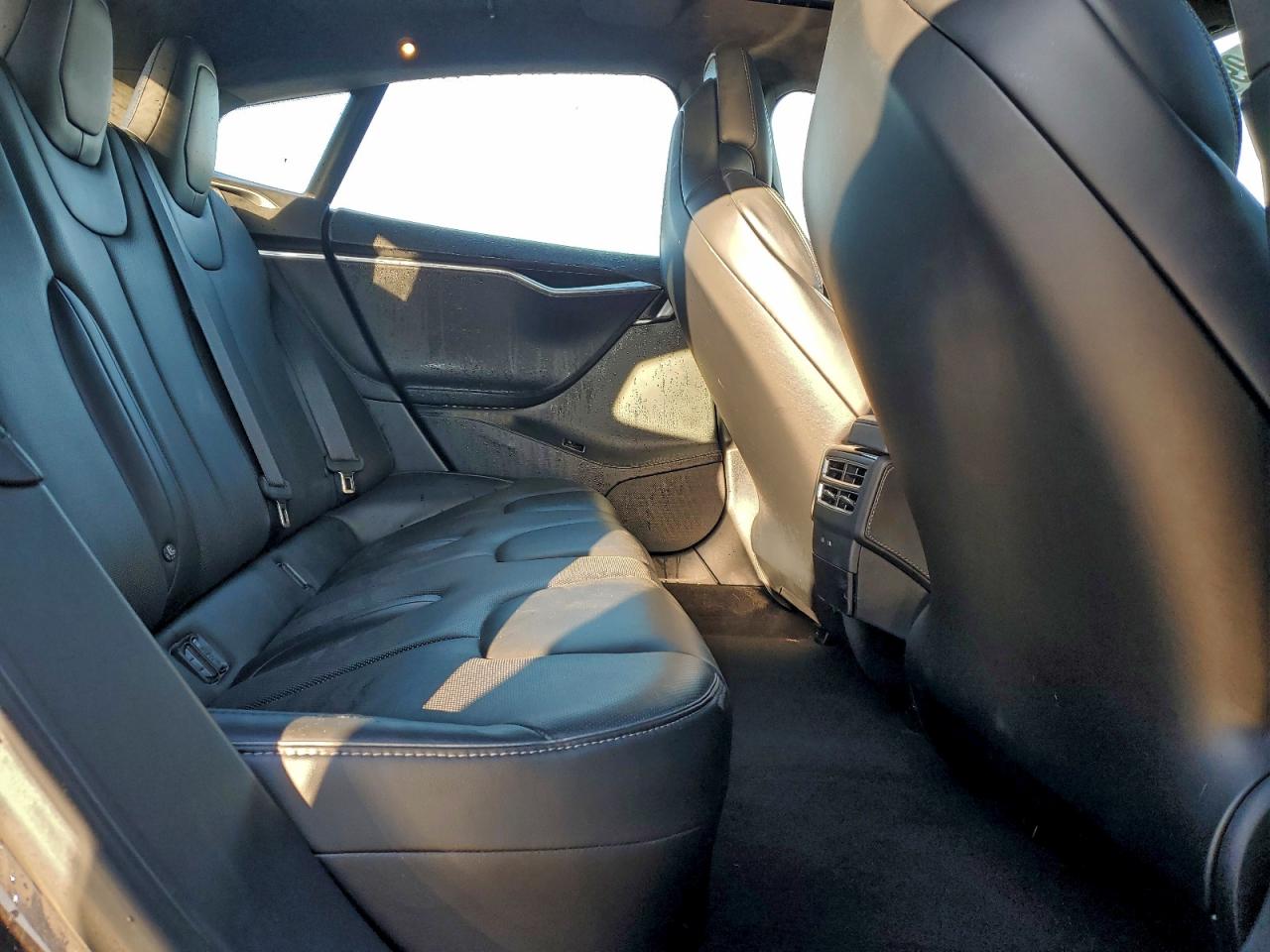 Tesla Model S Image 7