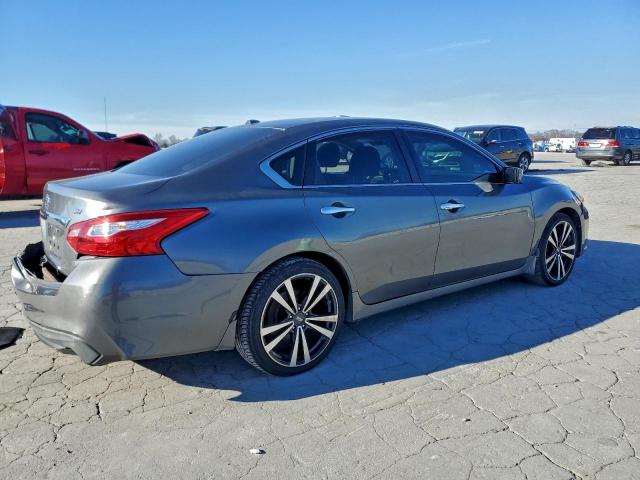 Nissan Altima 2.5 Image 6