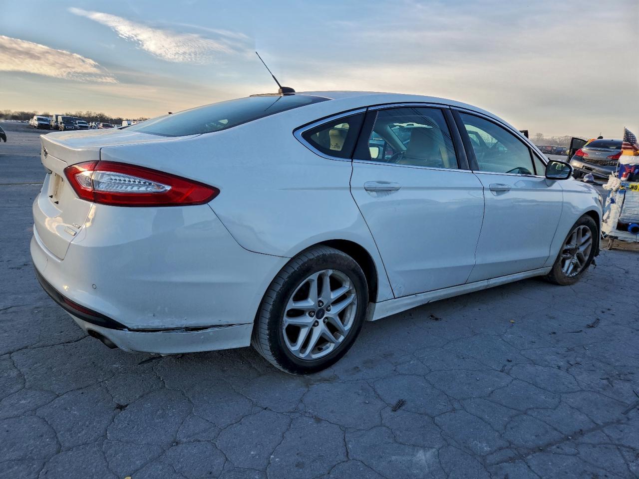 Ford Fusion Se Image 6