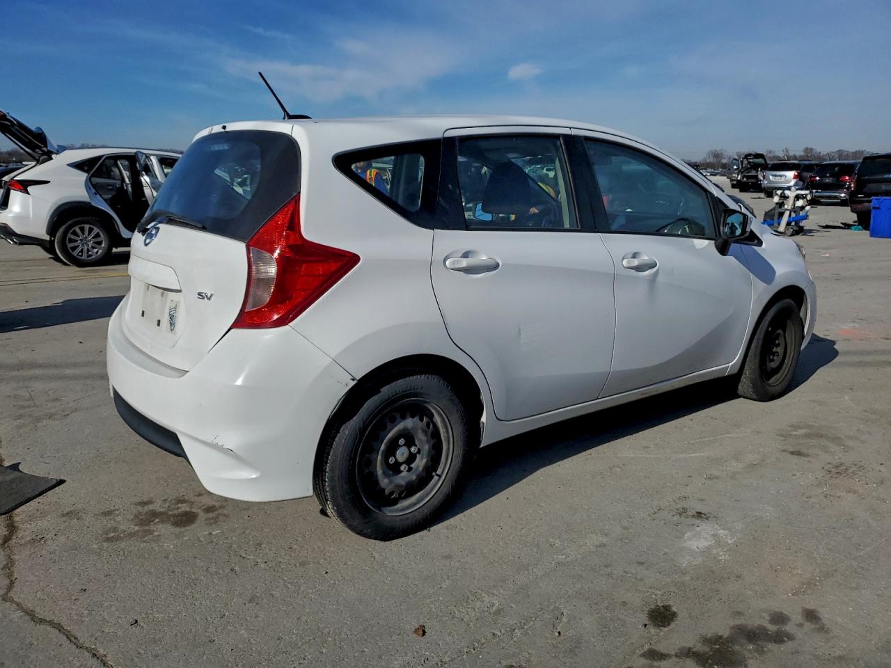 Nissan Versa S Image 2