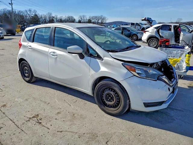 Nissan Versa S Image 8