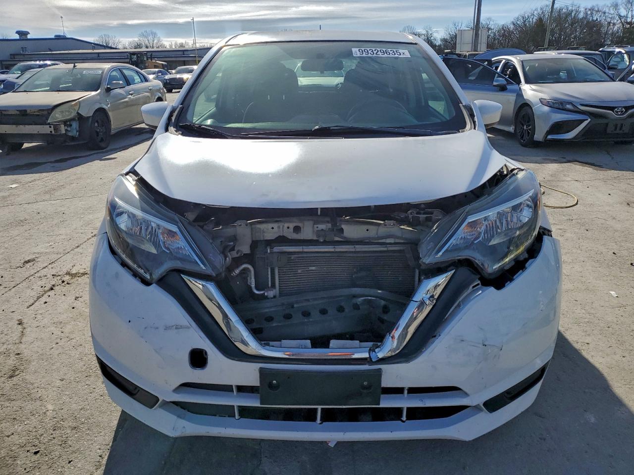 Nissan Versa S Image 3