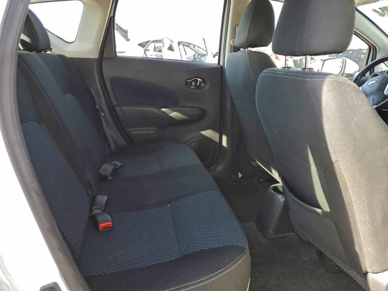 Nissan Versa S Image 5