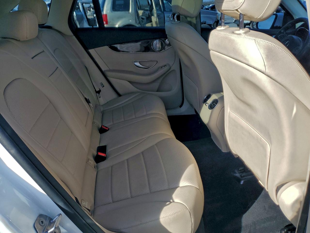 Mercedes-Benz GLC 300 4matic Image 12