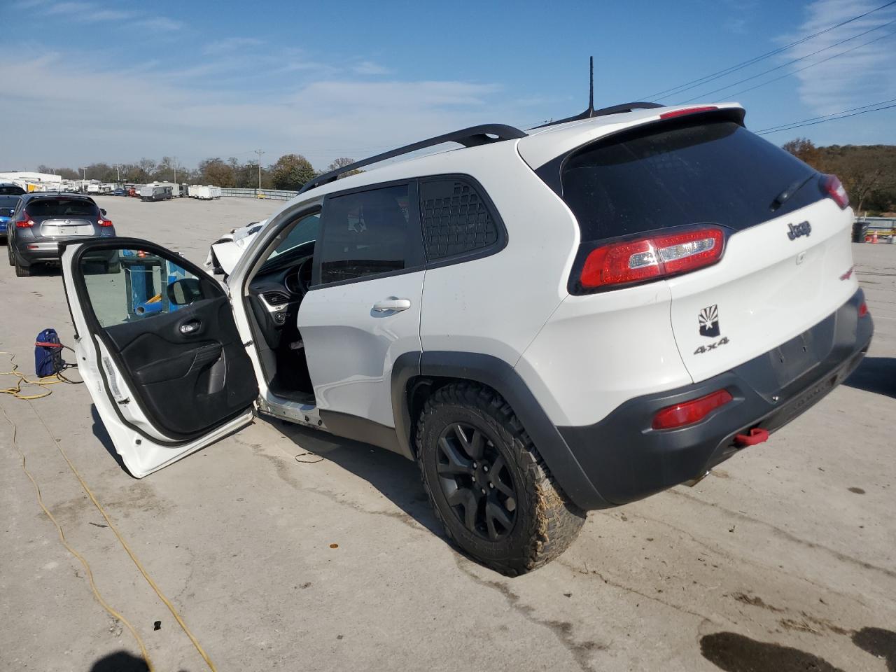 Jeep Cherokee Trailhawk Image 12