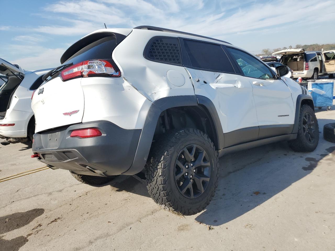 Jeep Cherokee Trailhawk Image 2