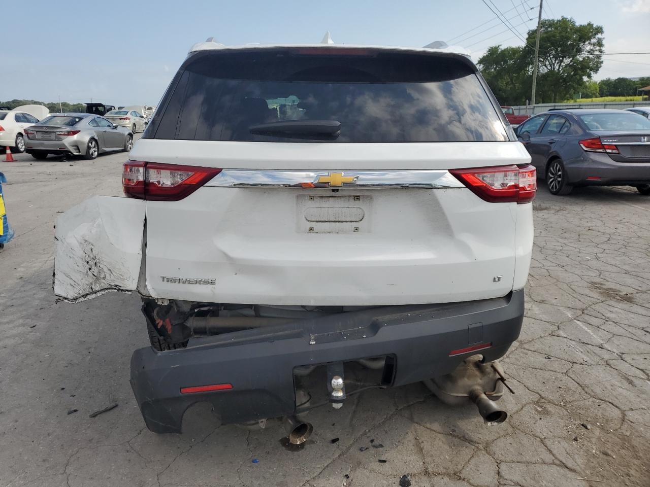 Chevrolet Traverse Lt Image 2