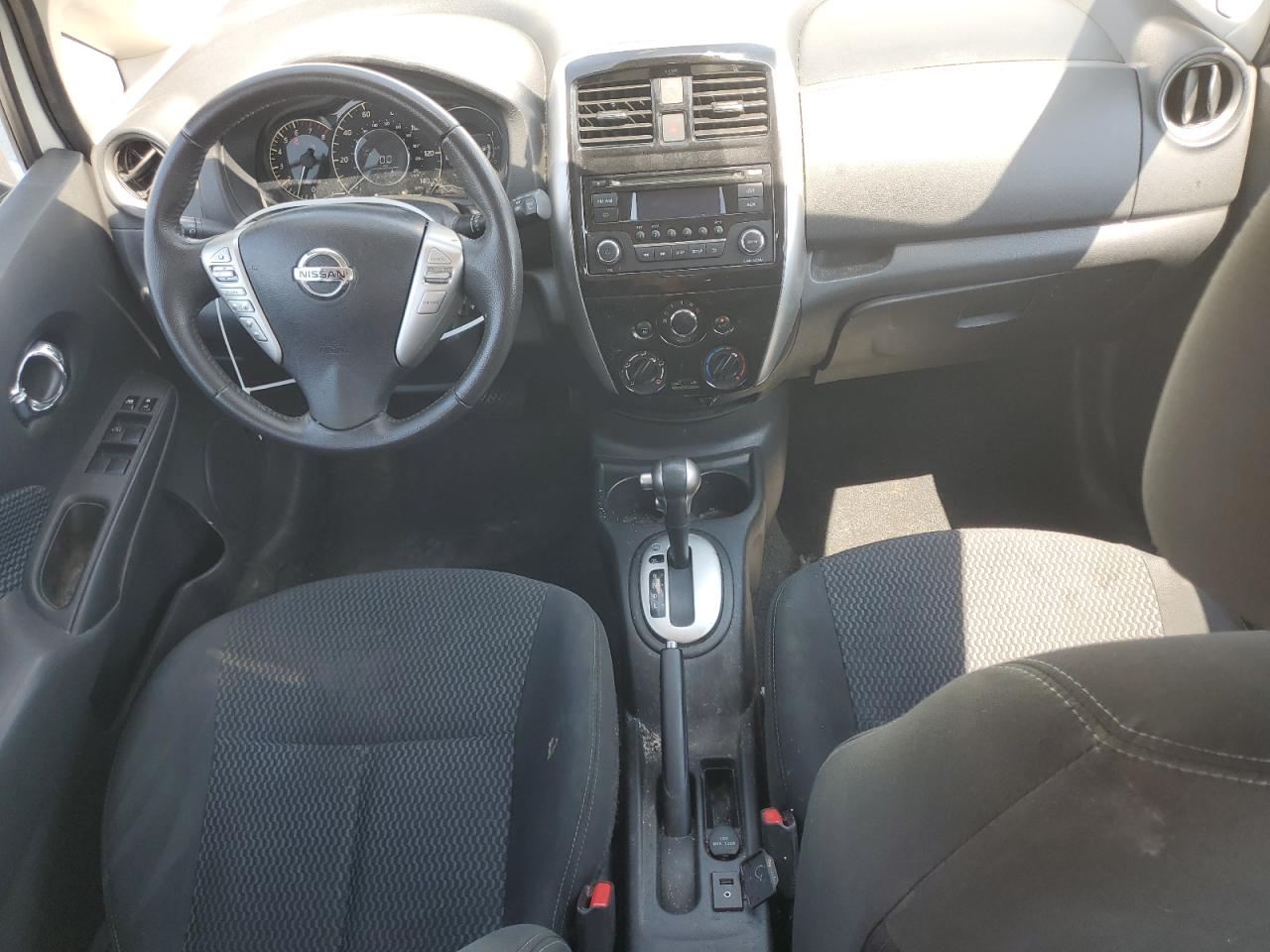 Nissan Versa S Image 8
