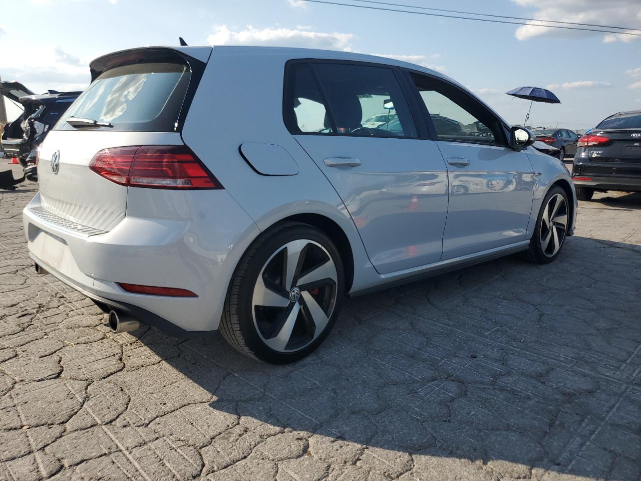 Volkswagen GTI S Image 8