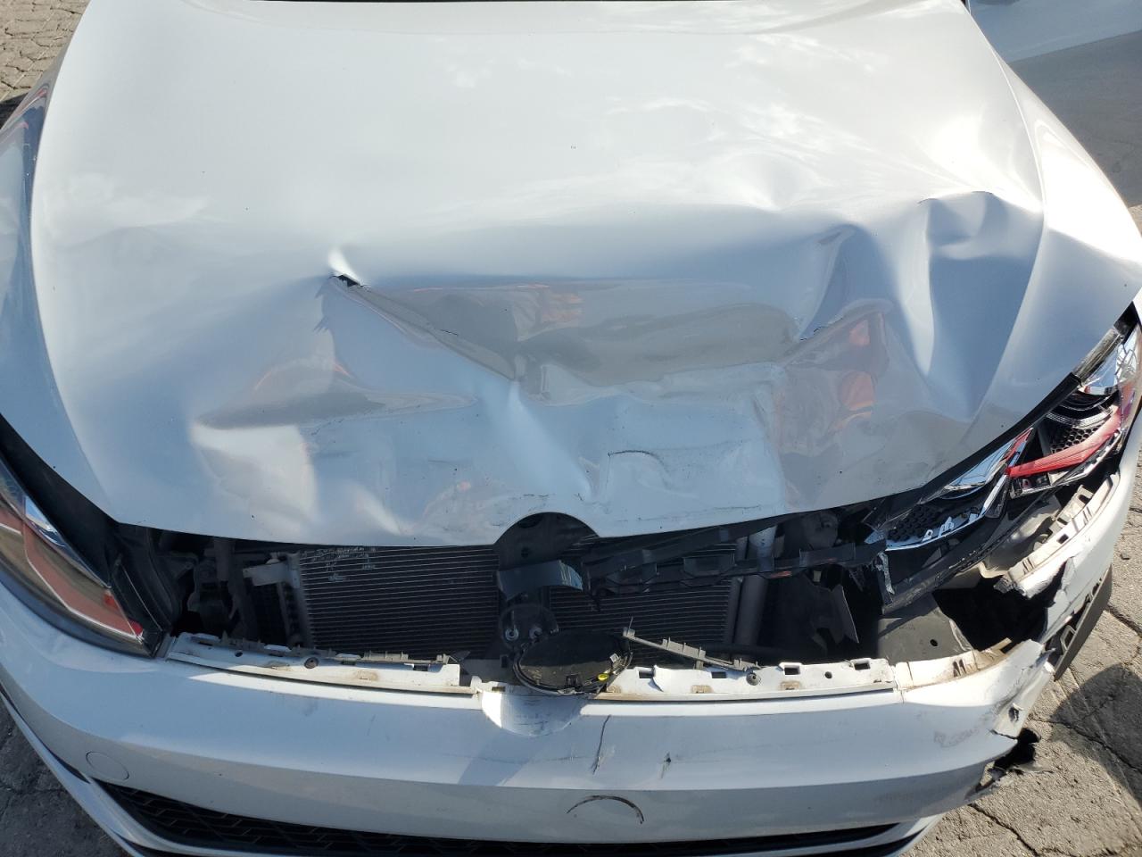 Volkswagen GTI S Image 2