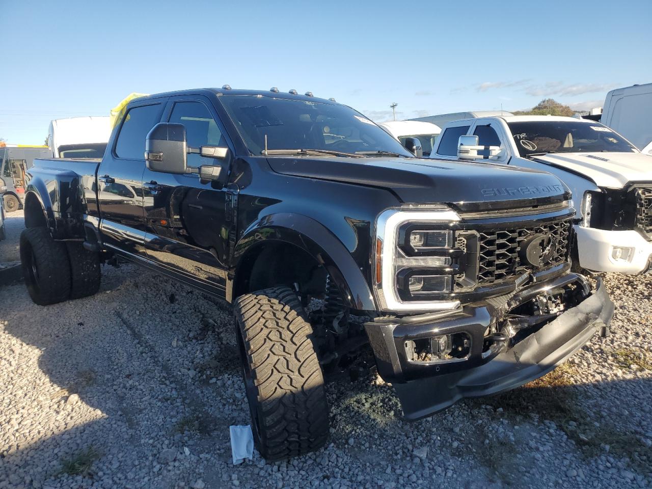 Ford F-450 Super Duty Image 3