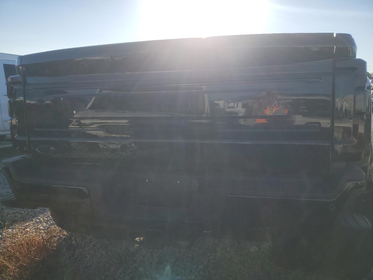 Ford F-450 Super Duty Image 2