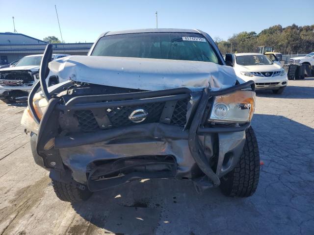 Nissan Titan Xe Image 2