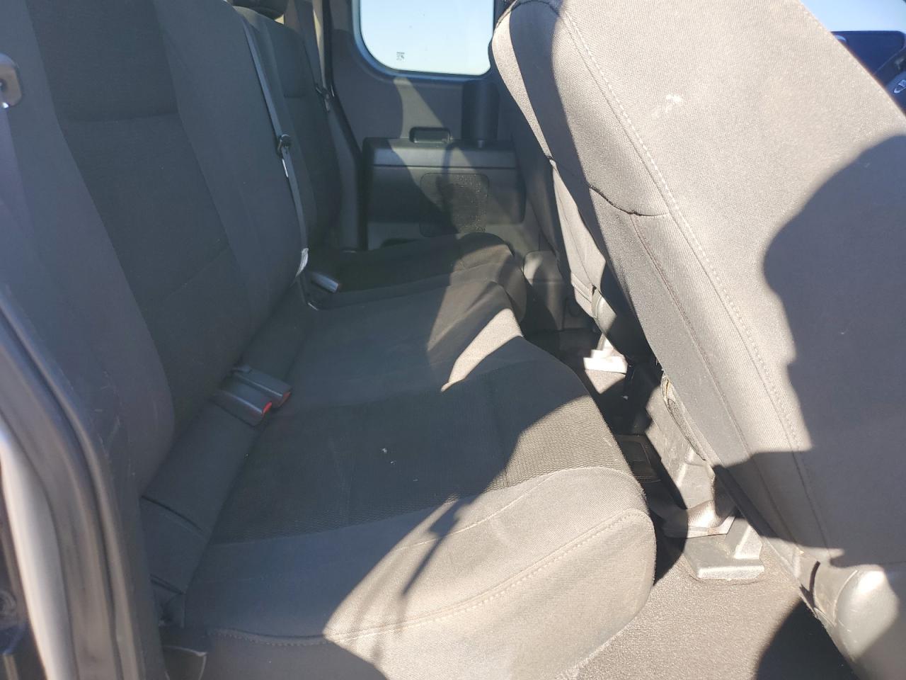 Nissan Titan Xe Image 9