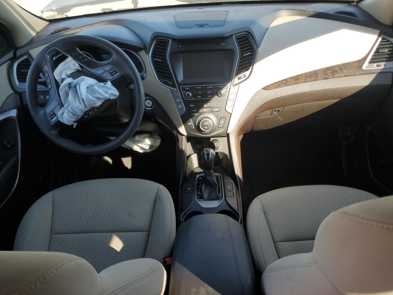 Hyundai SANTA FE Image 8