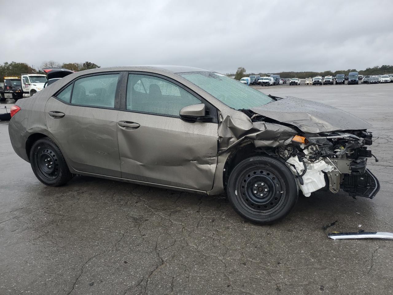 Toyota Corolla L Image 3