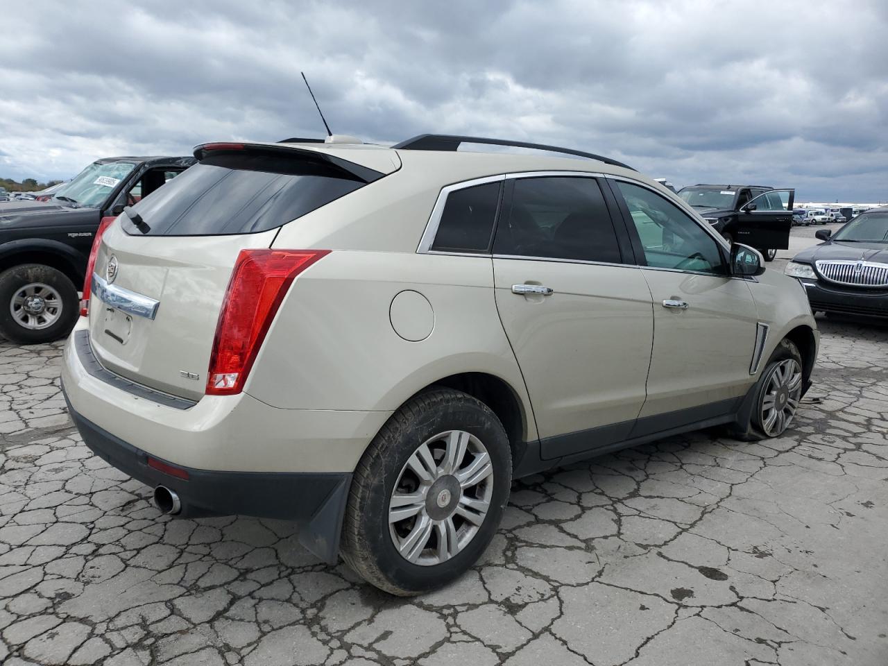 Cadillac SRX Image 5