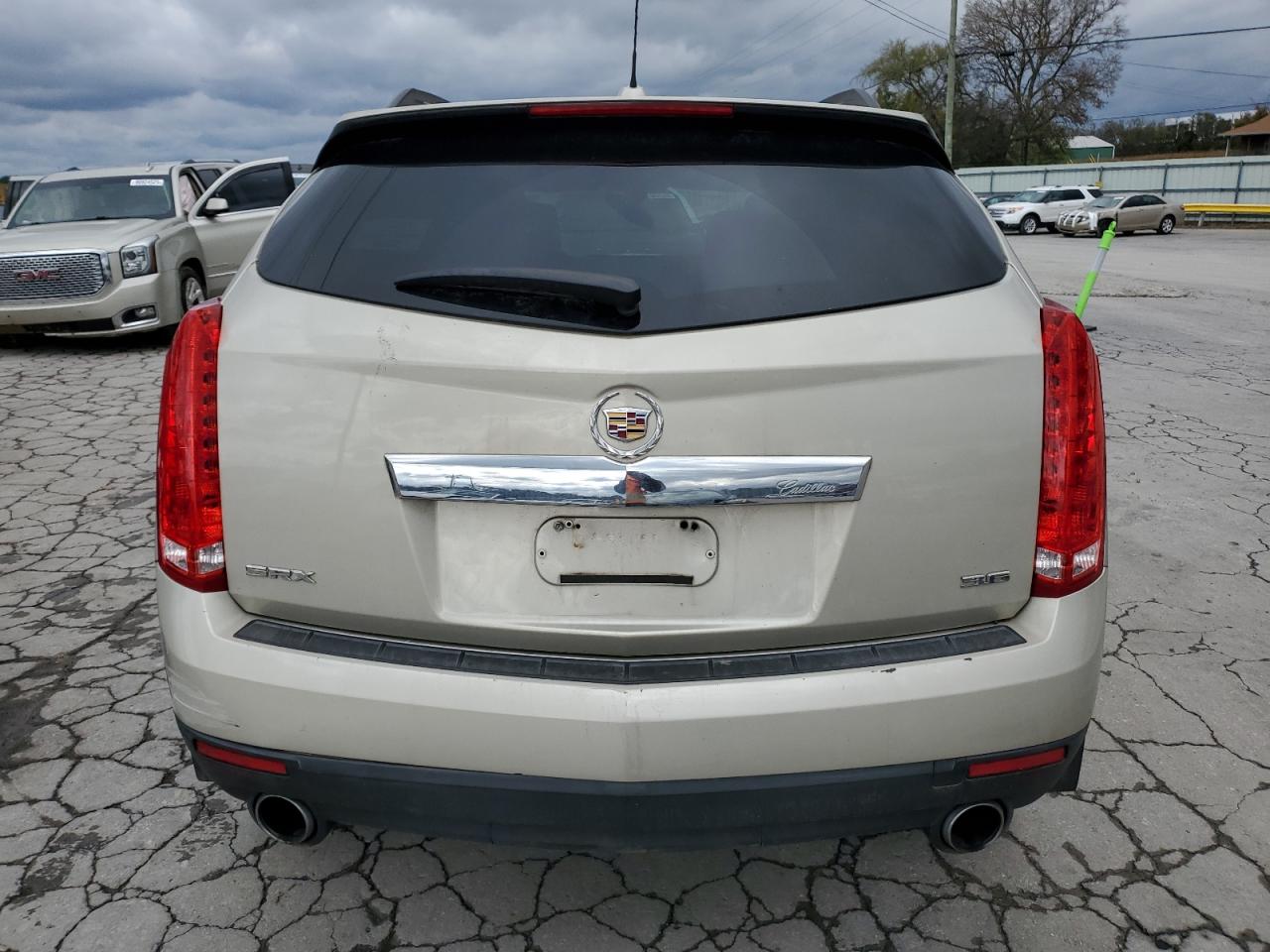 Cadillac SRX Image 6