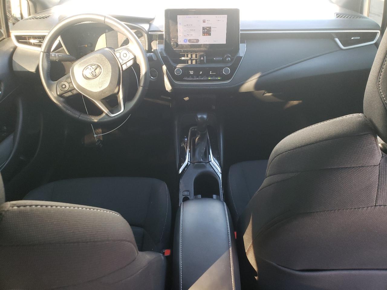 Toyota Corolla Se Image 6