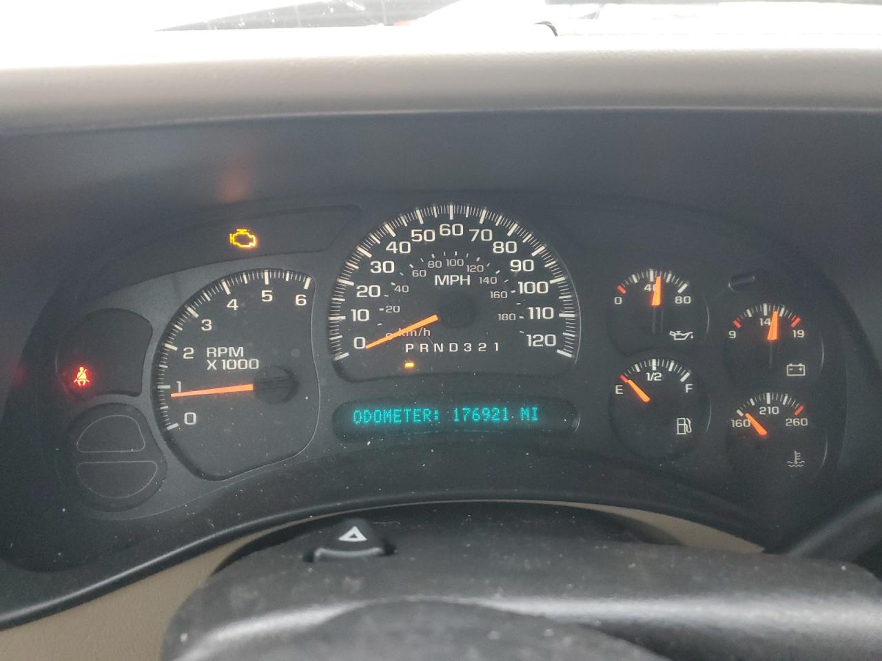 Chevrolet Silverado C1500 Classic Crew Cab Image 2