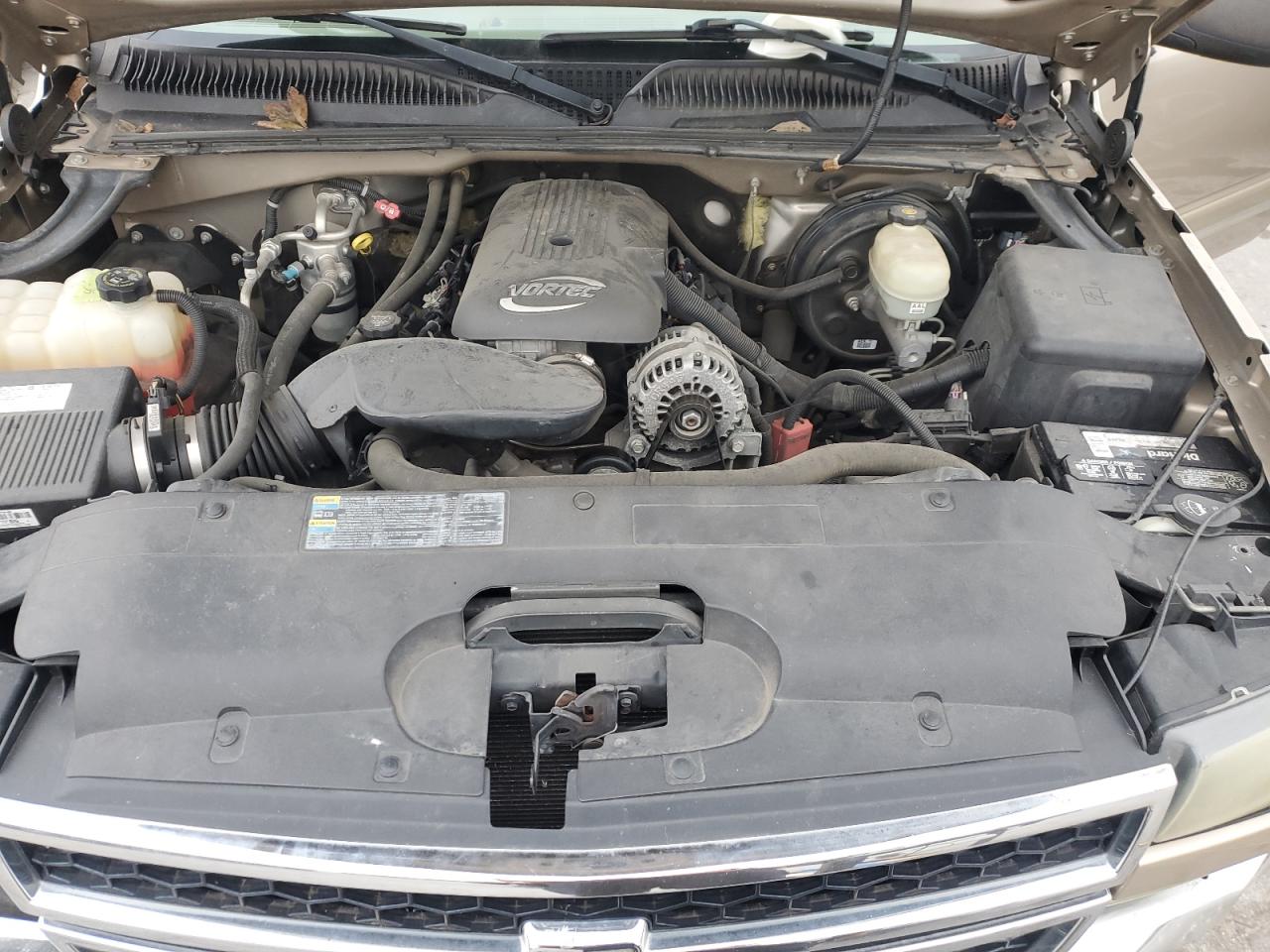Chevrolet Silverado C1500 Classic Crew Cab Image 11