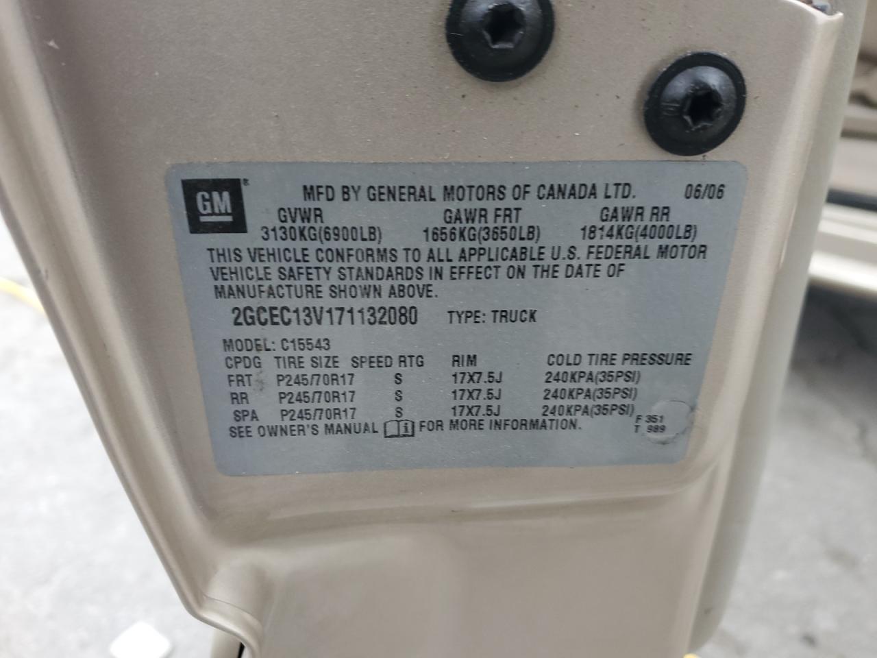 Chevrolet Silverado C1500 Classic Crew Cab Image 13