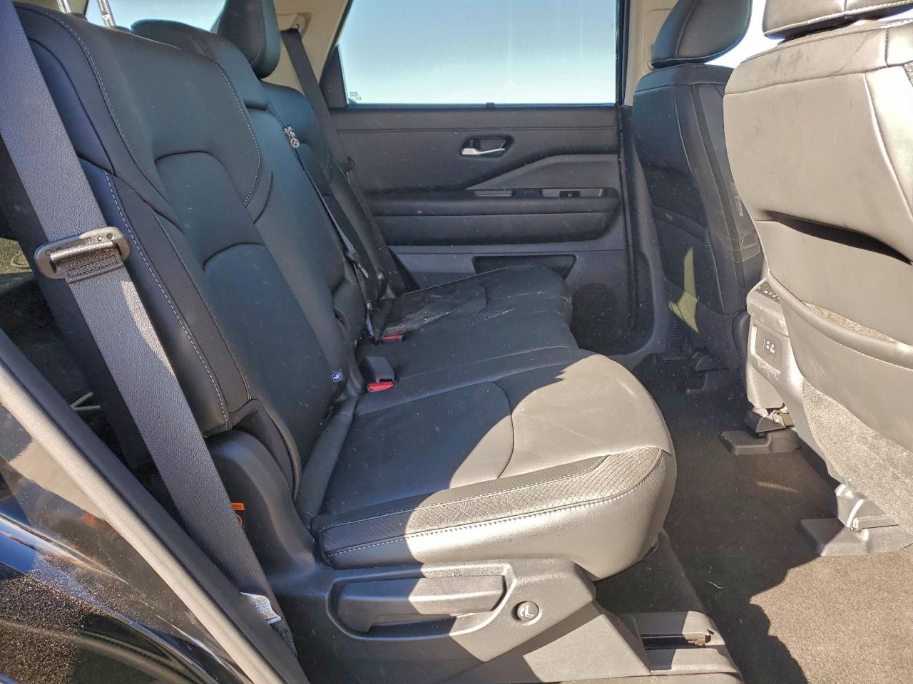 Nissan Pathfinder Sl Image 12