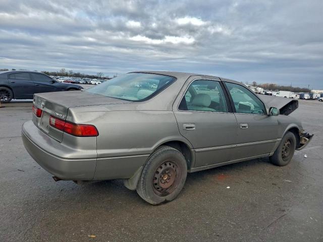 Toyota Camry Ce Image 10
