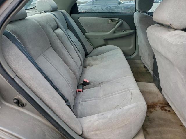 Toyota Camry Ce Image 4