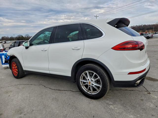 Porsche Cayenne Image 2