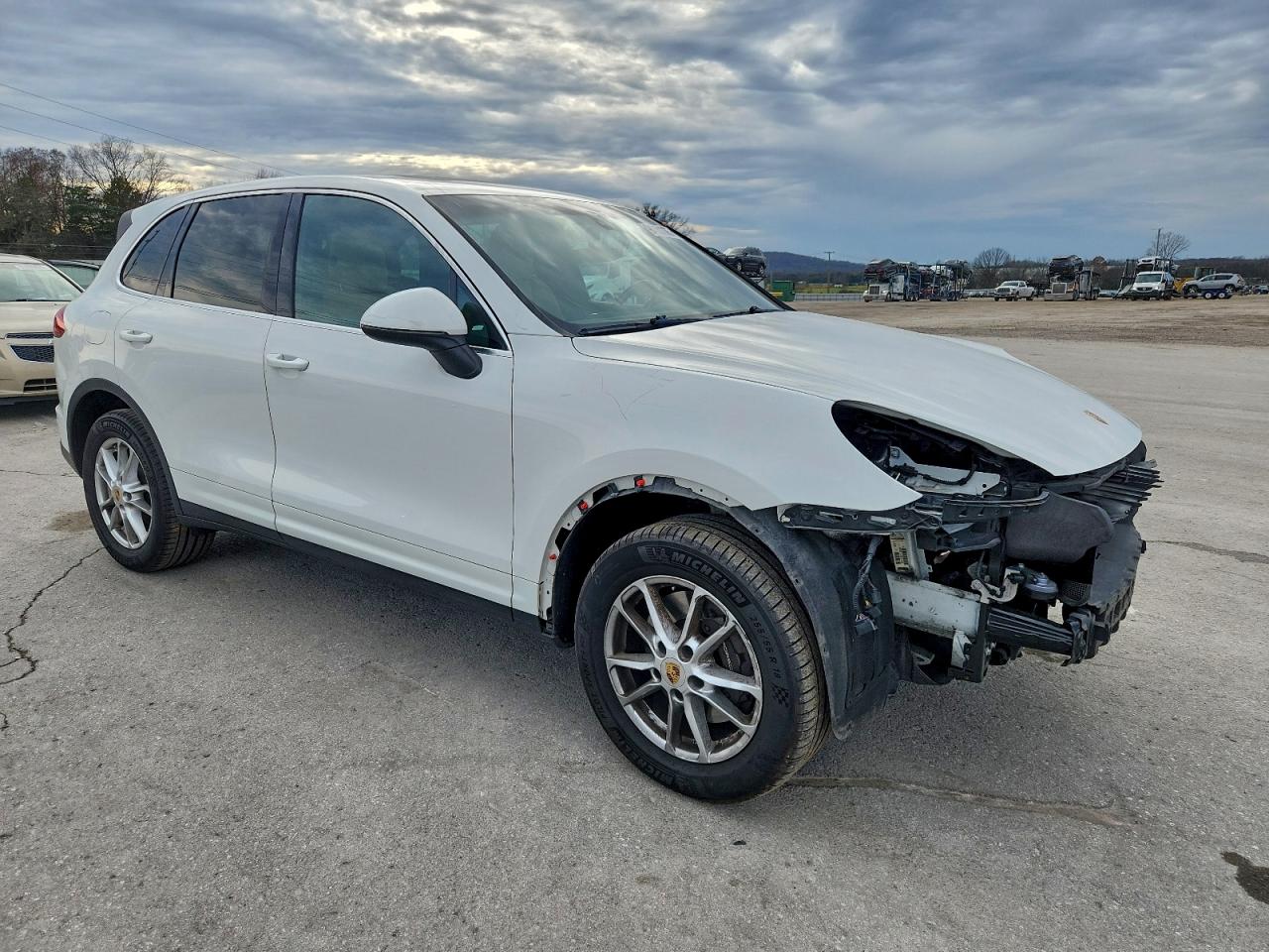 Porsche Cayenne Image 10