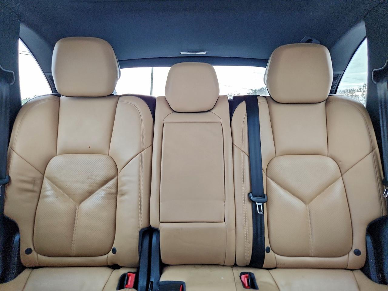 Porsche Cayenne Image 7