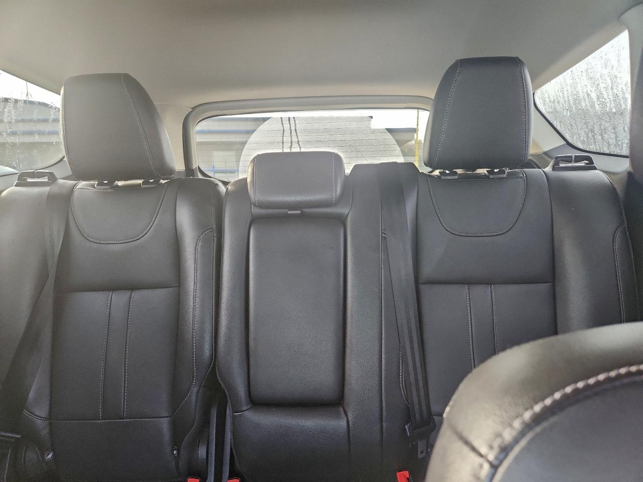 Ford Escape Titanium Image 7