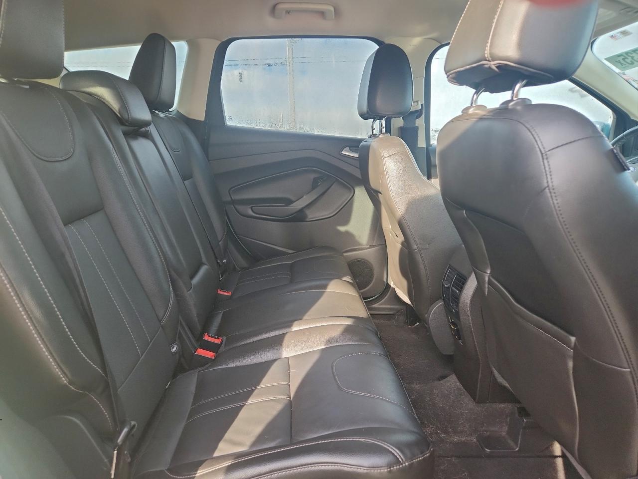 Ford Escape Titanium Image 12