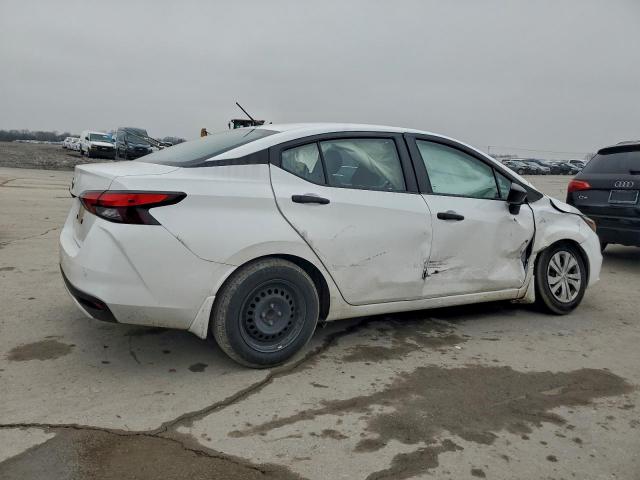 Nissan Versa S Image 8