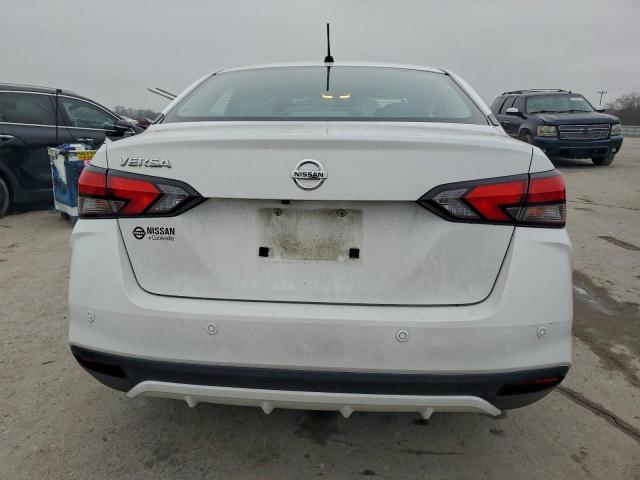 Nissan Versa S Image 3