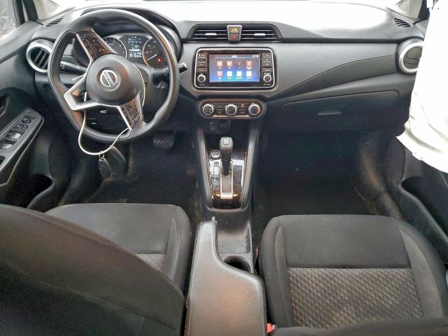 Nissan Versa S Image 5