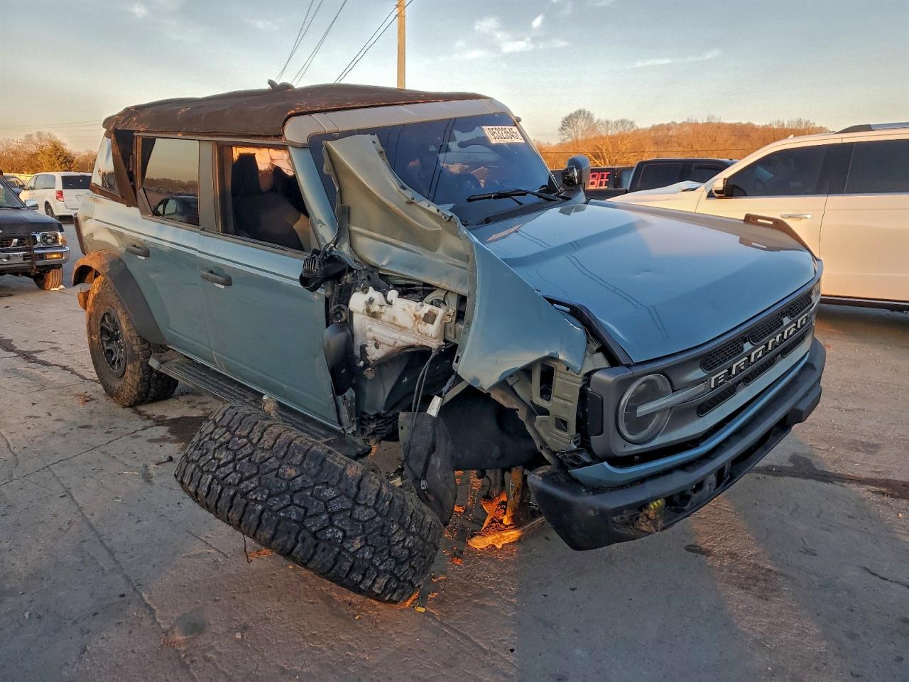 Ford Bronco Base Image 3