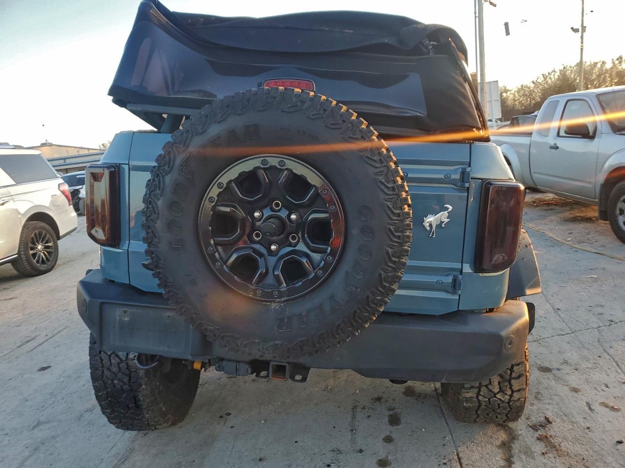 Ford Bronco Base Image 13