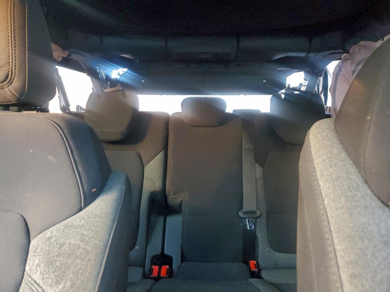 Ford Bronco Base Image 8