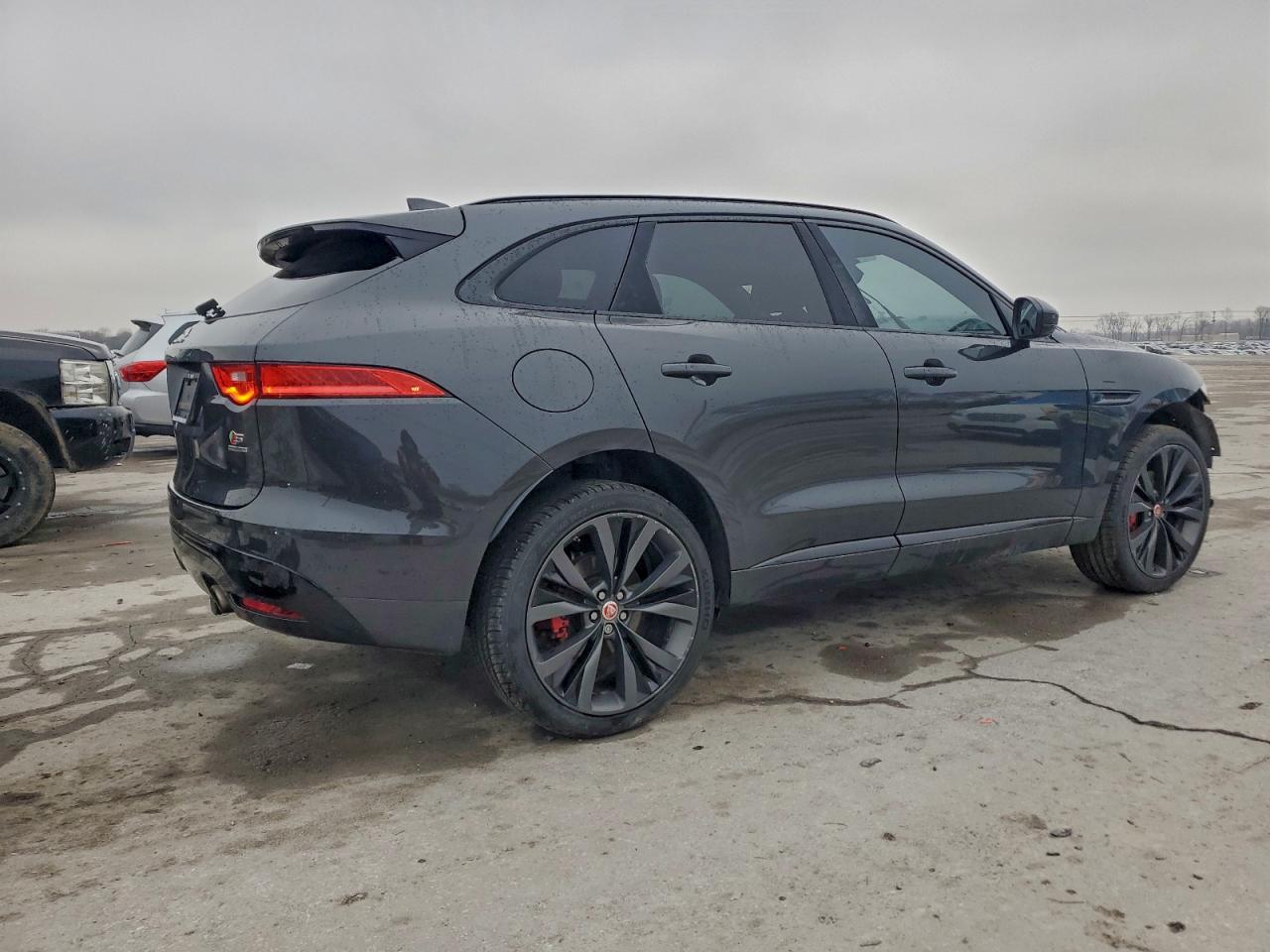 Jaguar F-PACE S Image 8