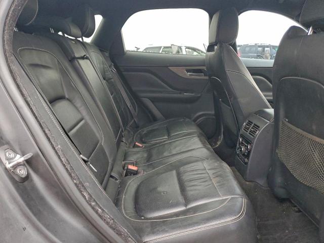 Jaguar F-PACE S Image 11