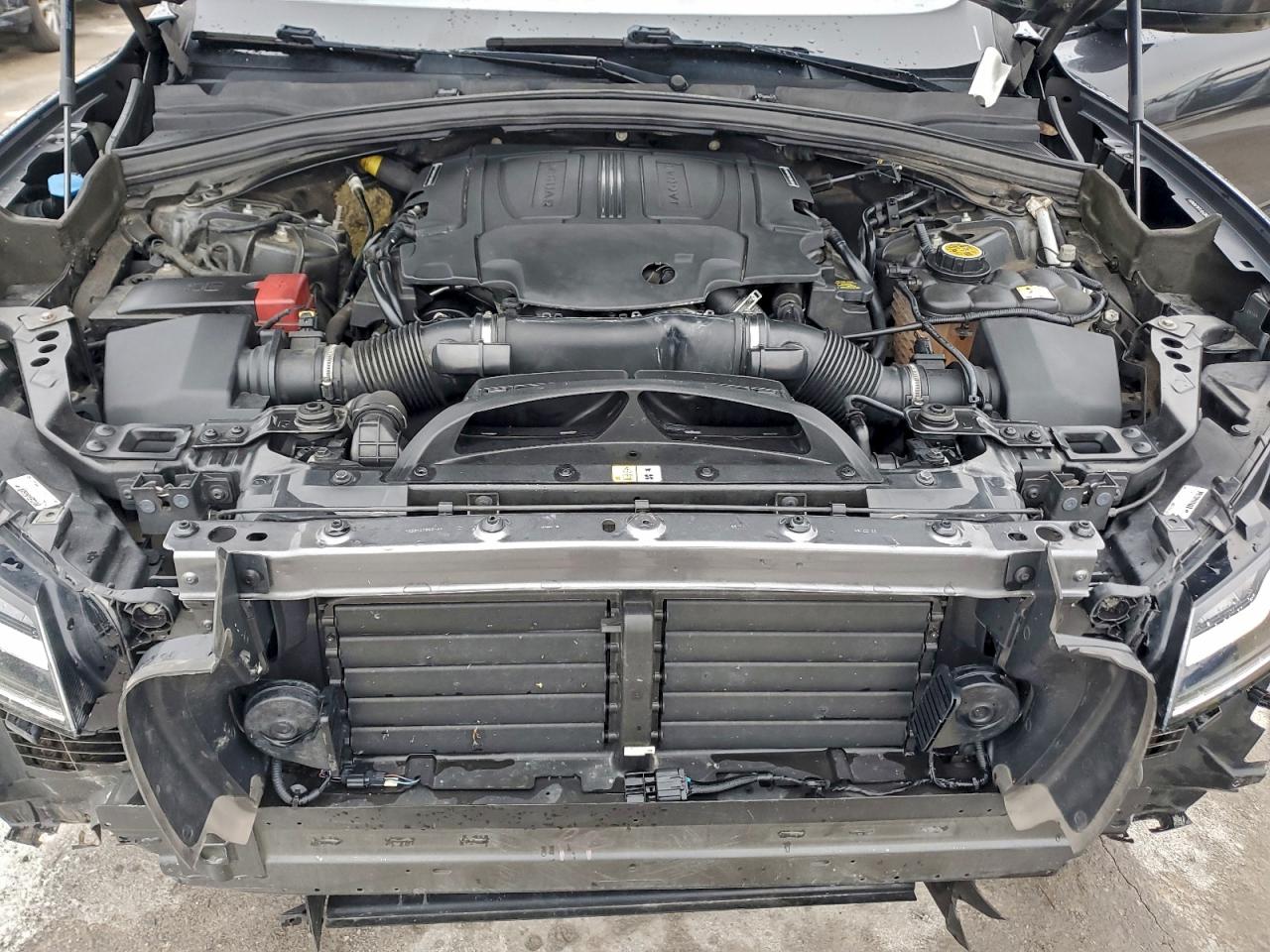 Jaguar F-PACE S Image 2