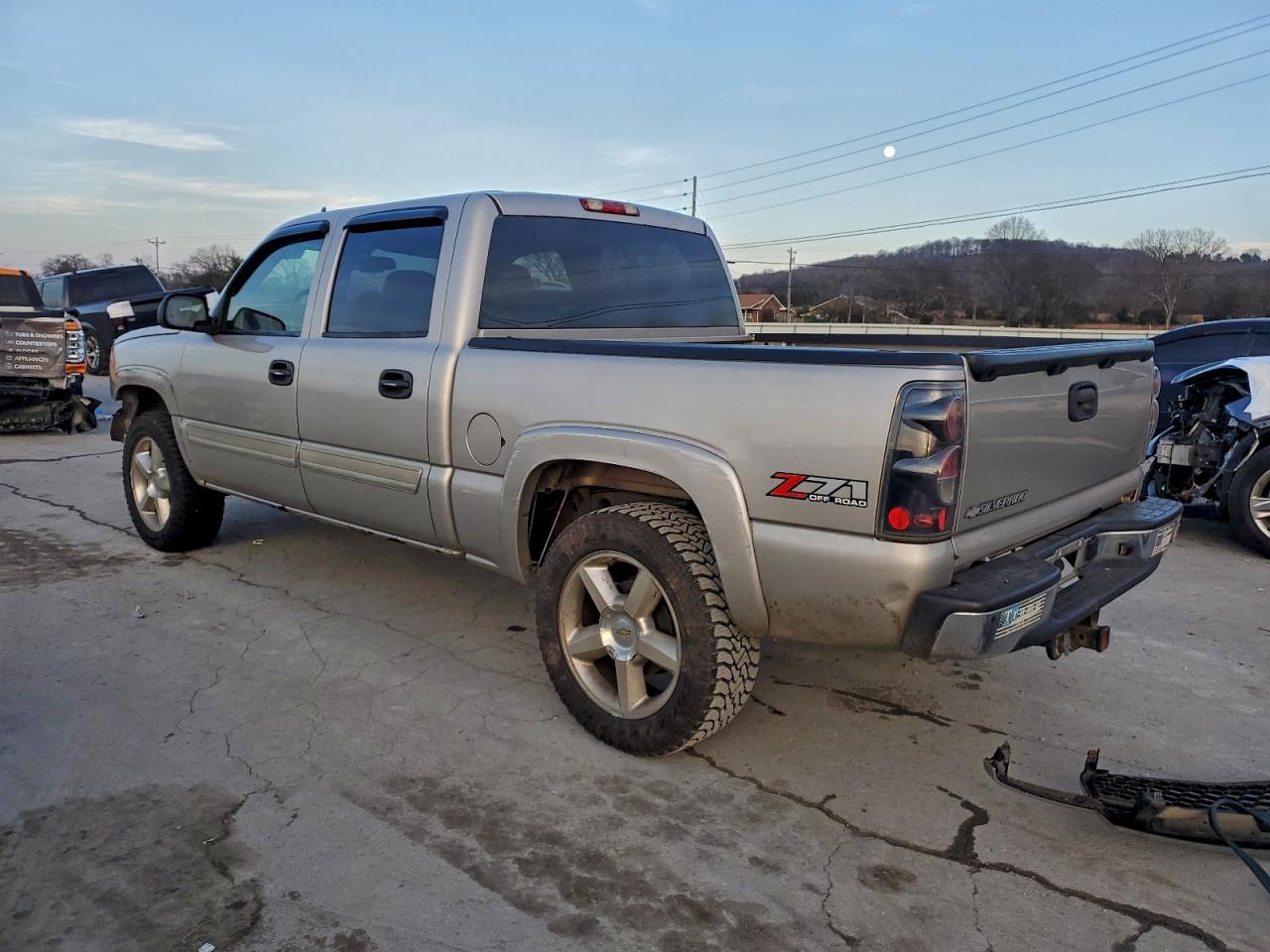 Chevrolet Silverado K1500 Image 2