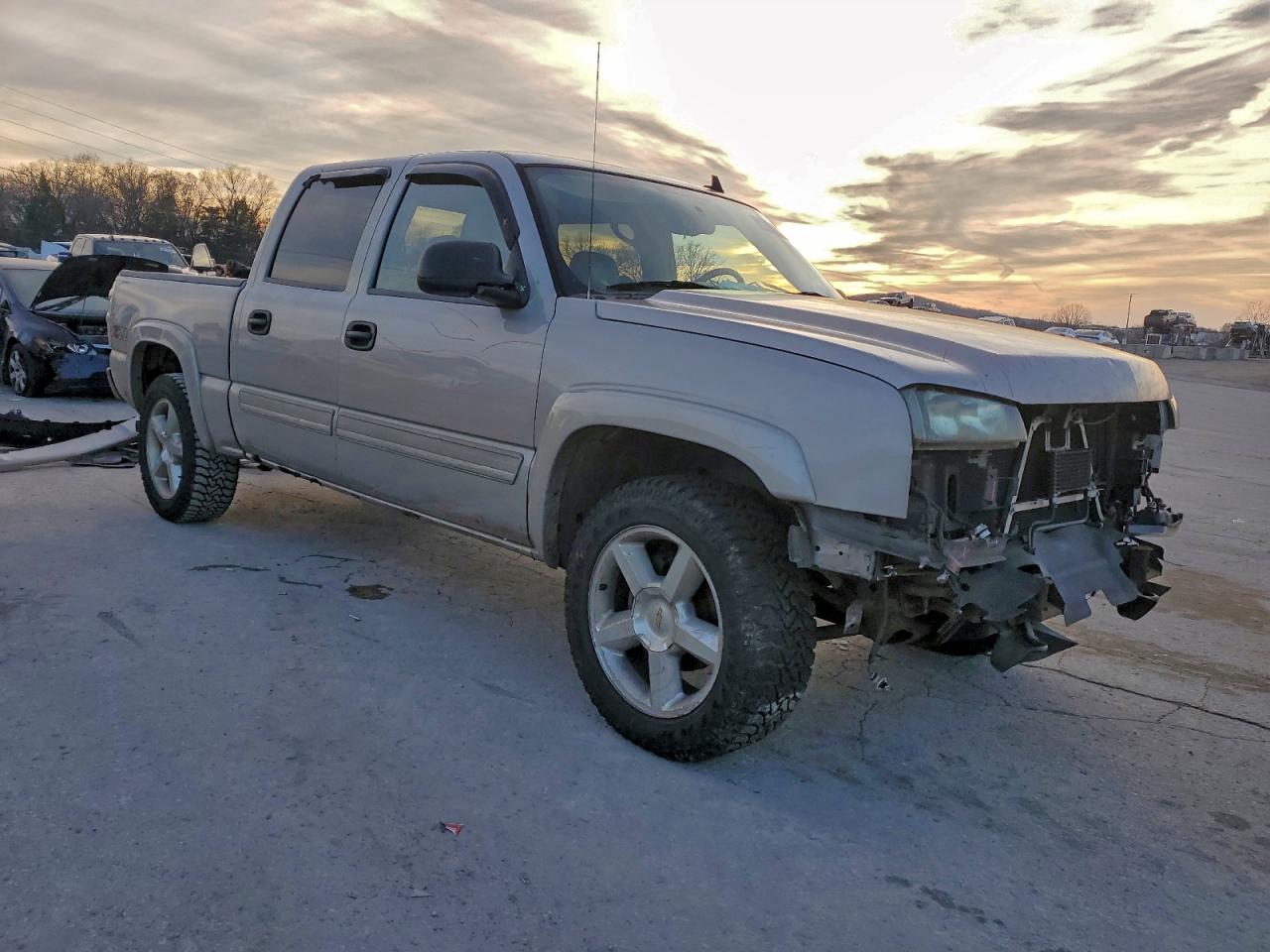 Chevrolet Silverado K1500 Image 11