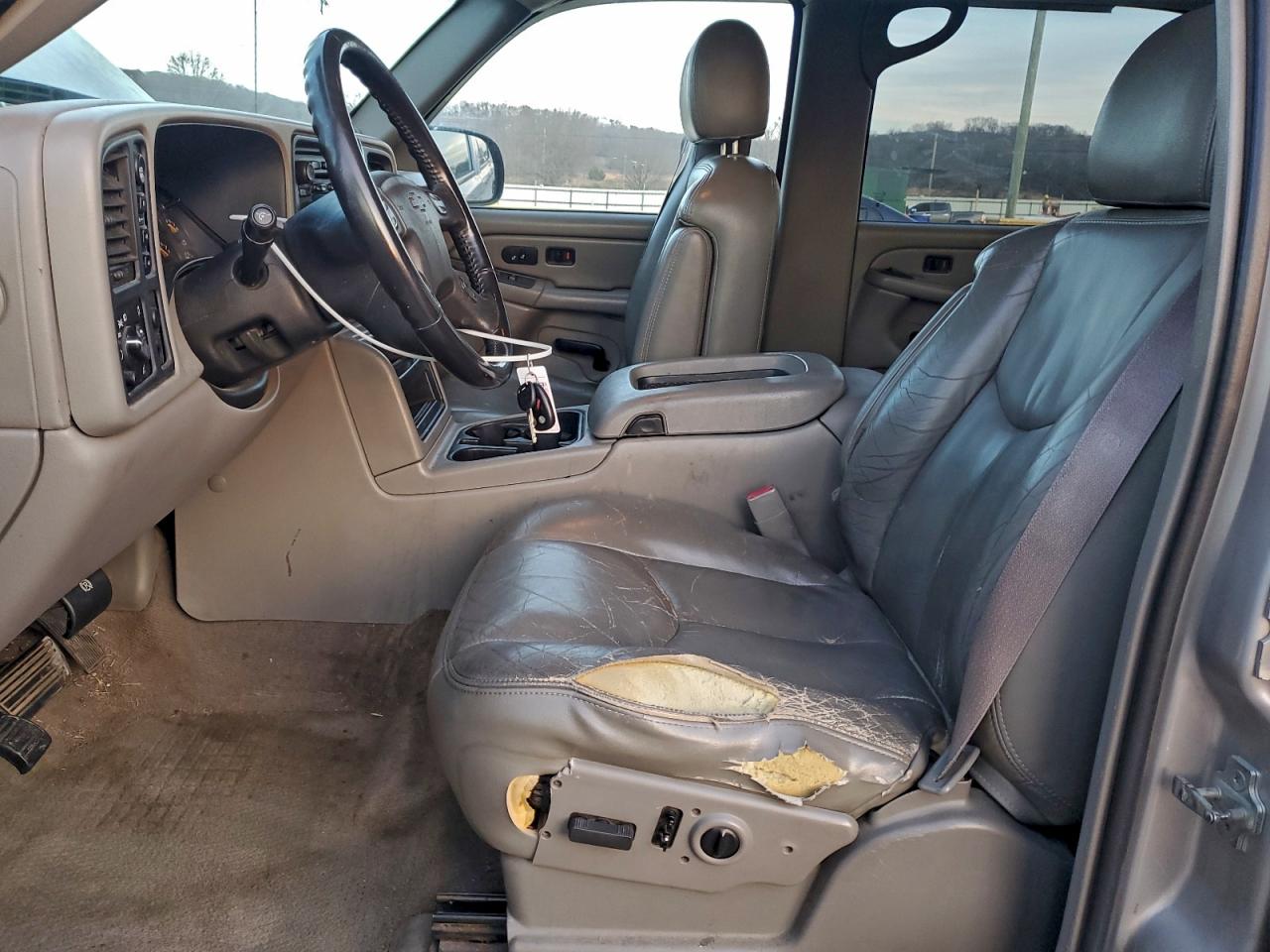 Chevrolet Silverado K1500 Image 6