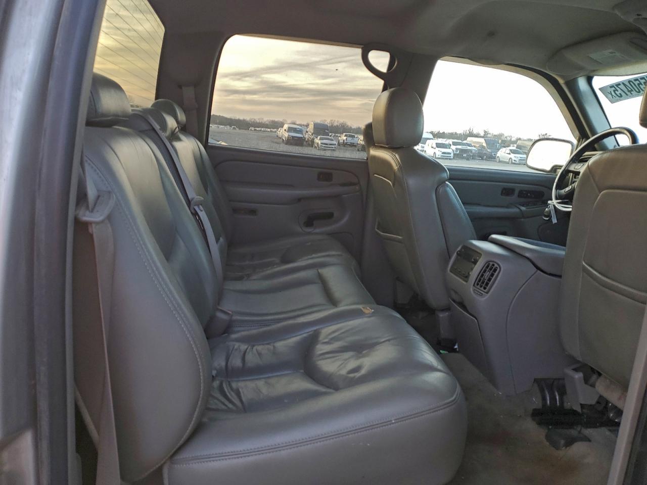 Chevrolet Silverado K1500 Image 5