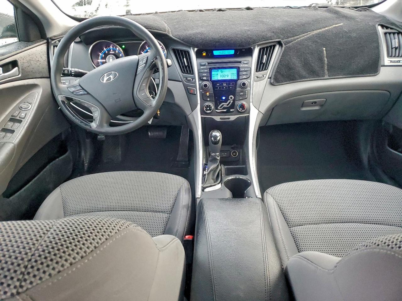 Hyundai SONATA Gls Image 8