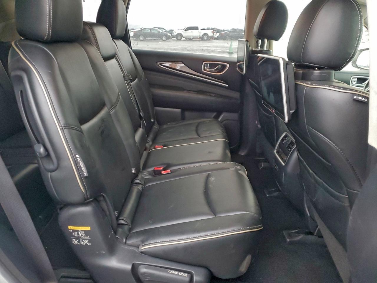 INFINITI Qx Luxe Image 9